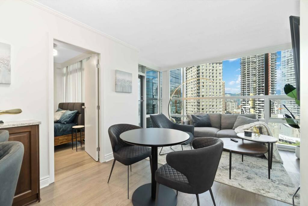 2Br Condo With Breathtaking View In Downtown! Free Parking - 6 Sleep Vancouver Bagian luar foto