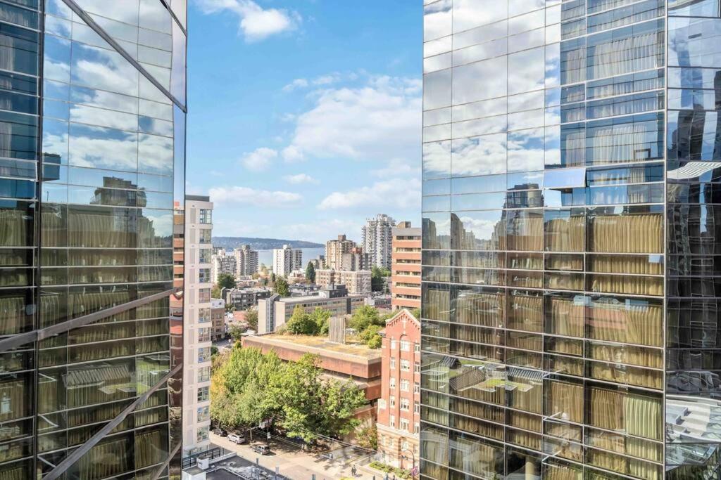 2Br Condo With Breathtaking View In Downtown! Free Parking - 6 Sleep Vancouver Bagian luar foto